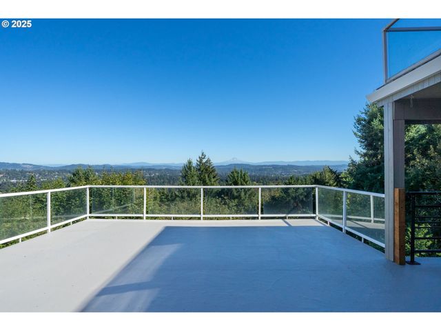 19768 WILDWOOD Dr, West Linn, OR 97068