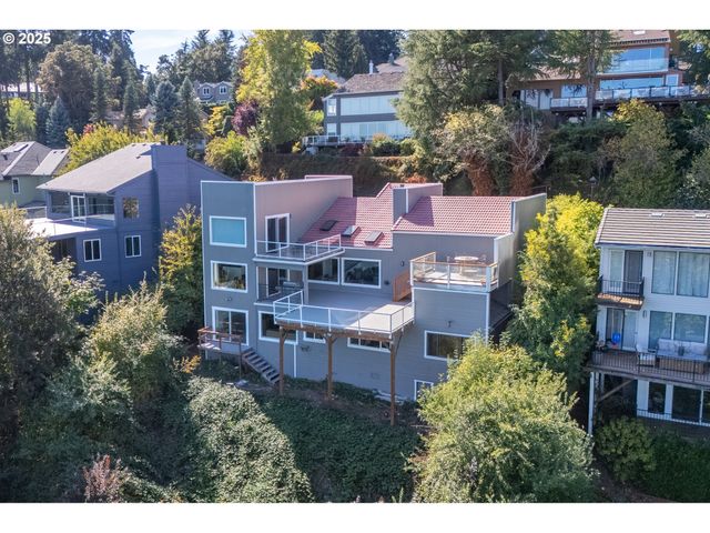 19768 WILDWOOD Dr, West Linn, OR 97068