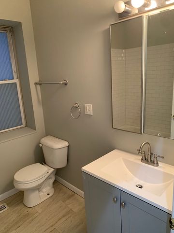 1707 W Roscoe Street 1, Chicago, IL 60657