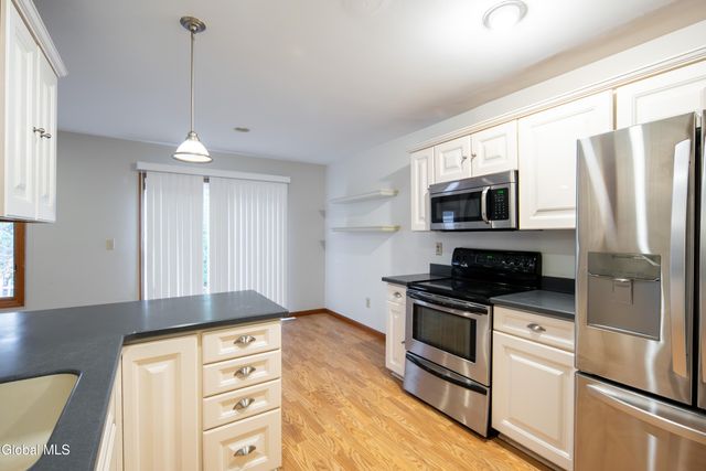 2013 Rosedale Way, Guilderland, NY 12303