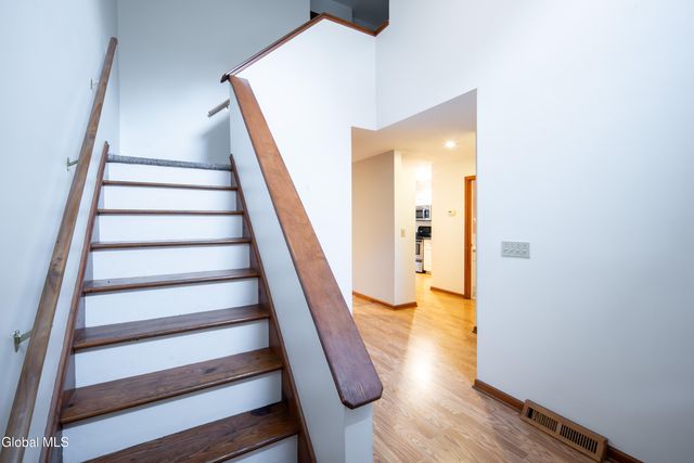 2013 Rosedale Way, Guilderland, NY 12303