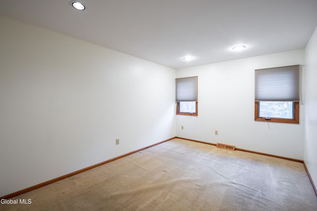 2013 Rosedale Way, Guilderland, NY 12303