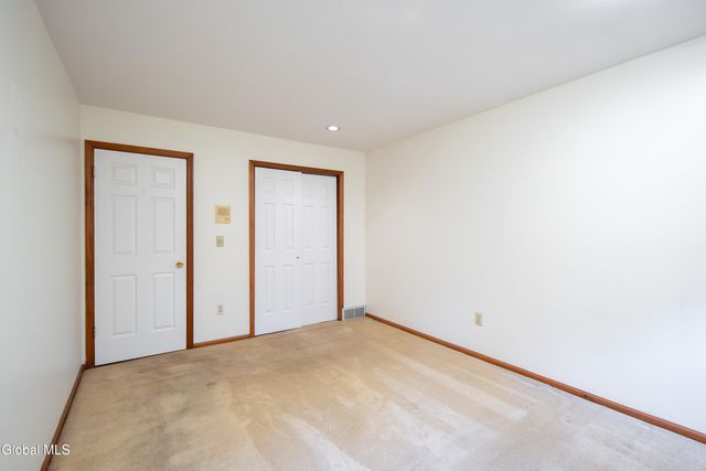 2013 Rosedale Way, Guilderland, NY 12303