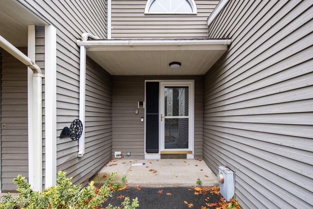 2013 Rosedale Way, Guilderland, NY 12303