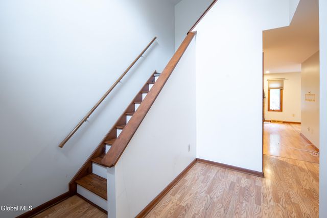 2013 Rosedale Way, Guilderland, NY 12303