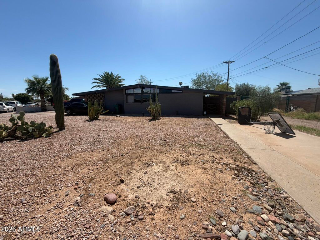 Image 1 of property listing at 636 N ASH Street, Mesa, AZ 85201