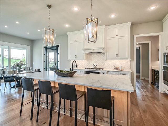 17212 Nieman Road, Overland Park, KS 66221