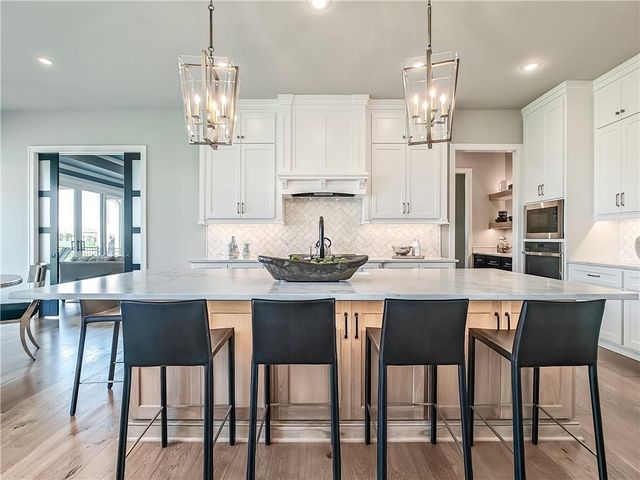 17212 Nieman Road, Overland Park, KS 66221