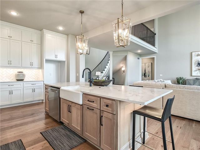 17212 Nieman Road, Overland Park, KS 66221