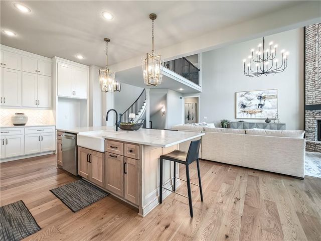 17212 Nieman Road, Overland Park, KS 66221