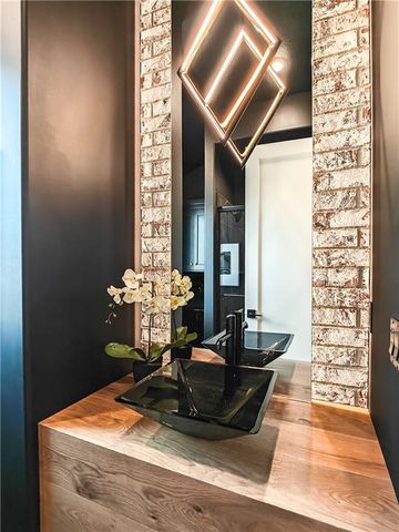 17212 Nieman Road, Overland Park, KS 66221