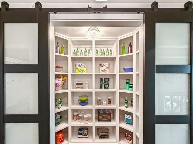 17212 Nieman Road, Overland Park, KS 66221