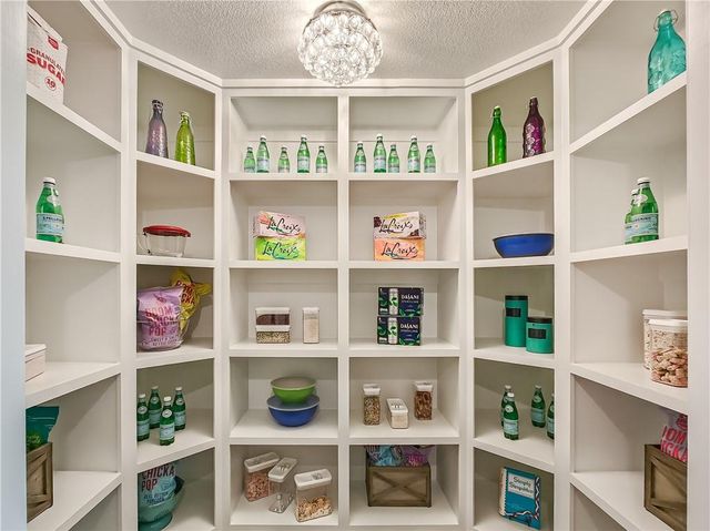 17212 Nieman Road, Overland Park, KS 66221