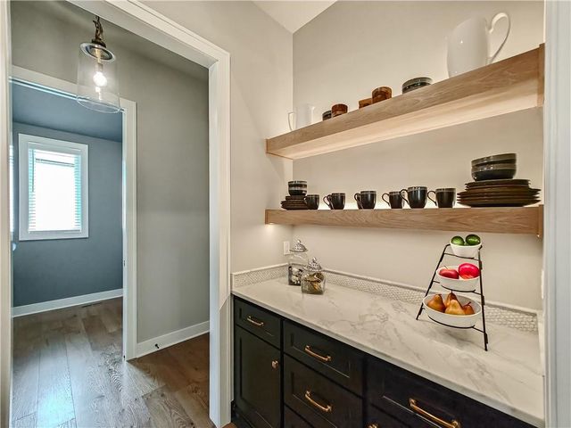 17212 Nieman Road, Overland Park, KS 66221