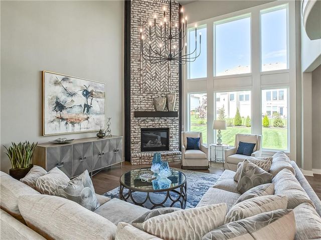 17212 Nieman Road, Overland Park, KS 66221