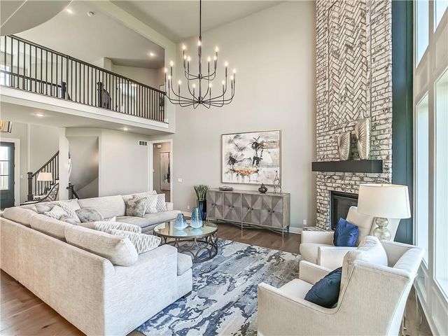 17212 Nieman Road, Overland Park, KS 66221