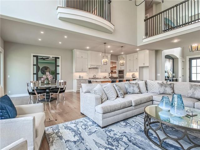 17212 Nieman Road, Overland Park, KS 66221