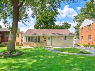 740 S La Grange Road, La Grange, IL 60525
