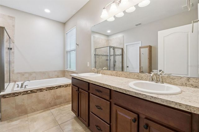 1134 WHITE WATER BAY DRIVE, Groveland, FL 34736