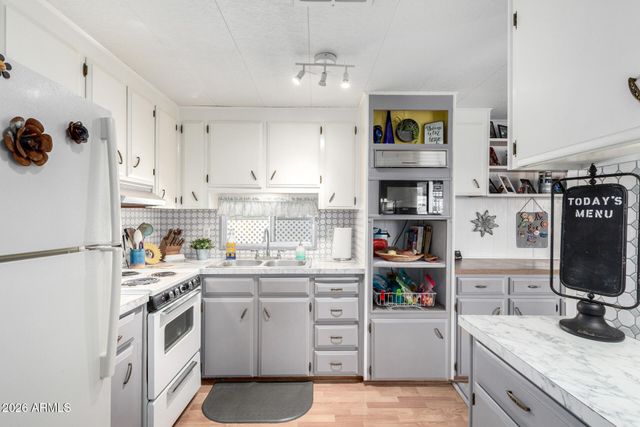 800 W APACHE Trail 93, Apache Junction, AZ 85120