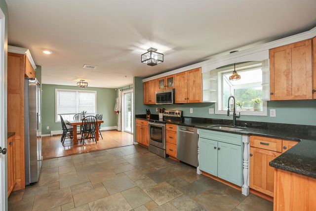 2 Faucher Road, Londonderry, NH 03053