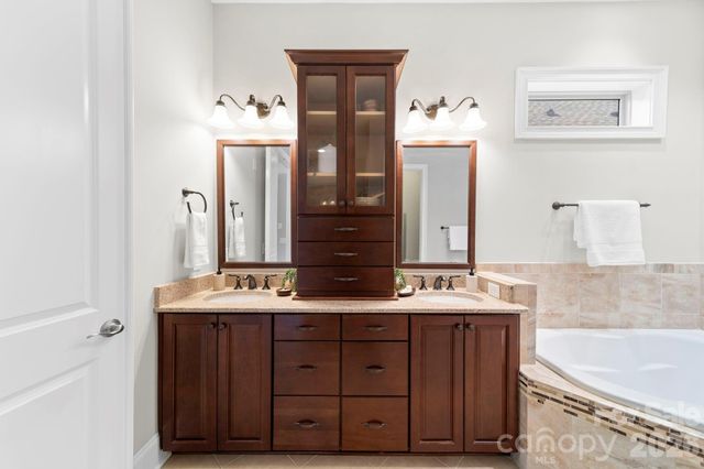 14817 High Bluff Court, Charlotte, NC 28278