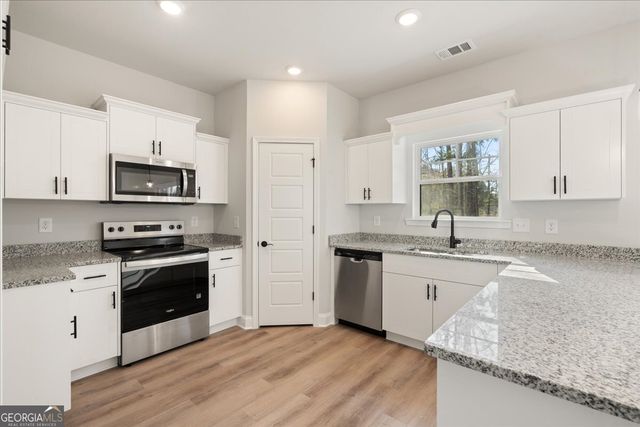 180 Foxridge Court, Metter, GA 30439