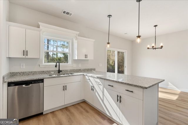 180 Foxridge Court, Metter, GA 30439