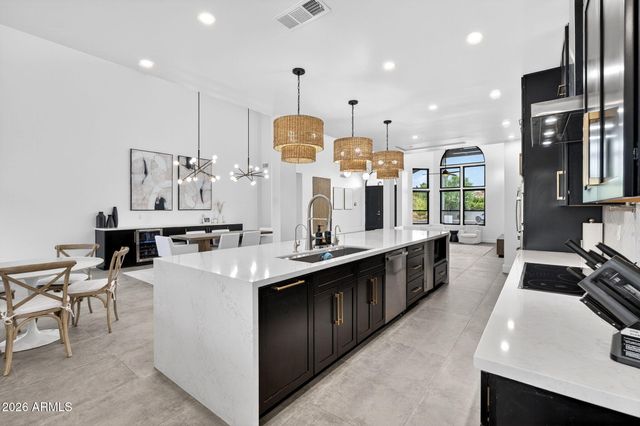 10214 N 44TH Street, Phoenix, AZ 85028