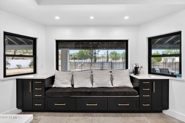 10214 N 44TH Street, Phoenix, AZ 85028