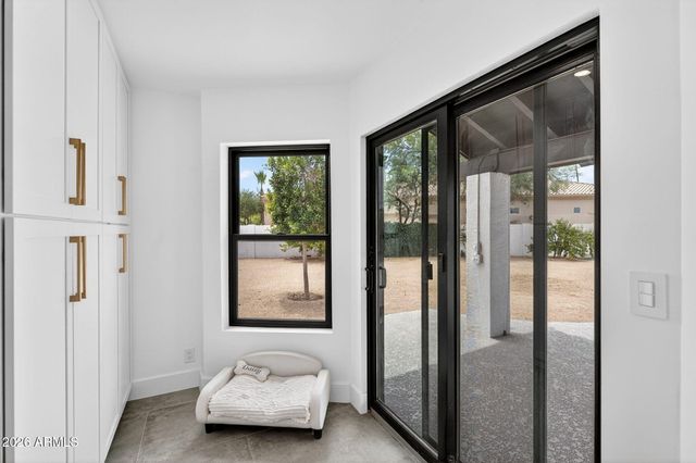 10214 N 44TH Street, Phoenix, AZ 85028