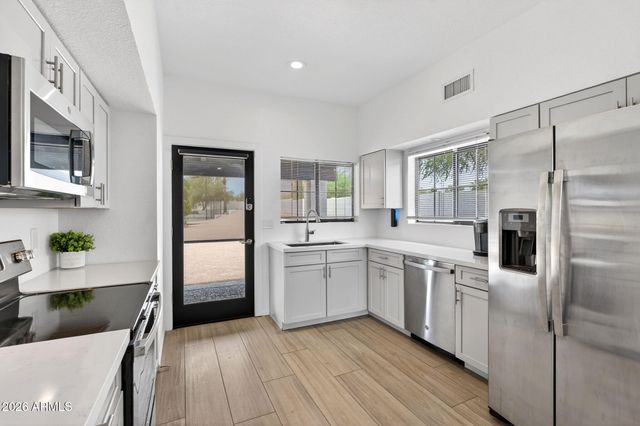 10214 N 44TH Street, Phoenix, AZ 85028