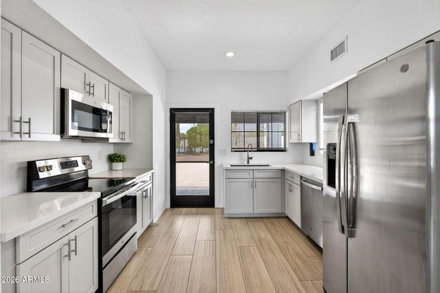 10214 N 44TH Street, Phoenix, AZ 85028