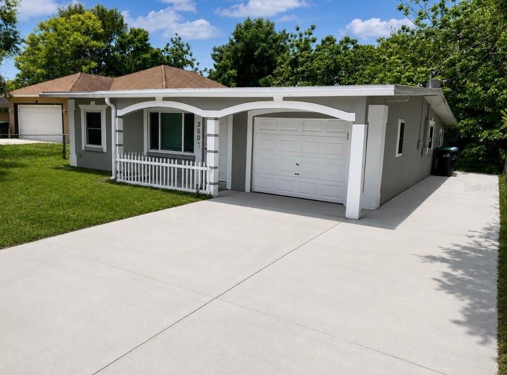 300 S BUENA VISTA AVENUE, Orlando, FL 32835