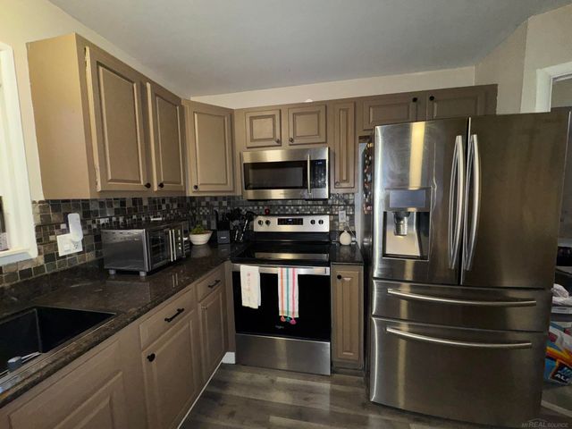 21306 Briarcliff Street, Saint Clair Shores, MI 48082