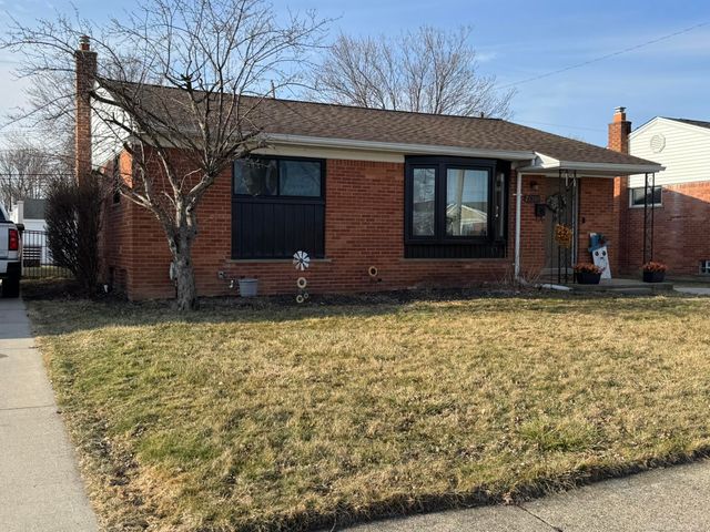 21306 Briarcliff Street, Saint Clair Shores, MI 48082