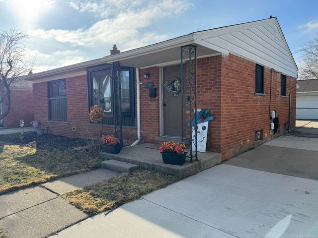 21306 Briarcliff Street, Saint Clair Shores, MI 48082