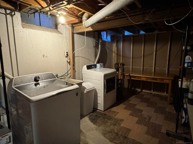 21306 Briarcliff Street, Saint Clair Shores, MI 48082