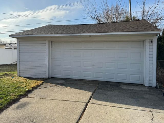 21306 Briarcliff Street, Saint Clair Shores, MI 48082