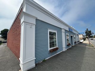 306 Cabot St, Beverly, MA 01915