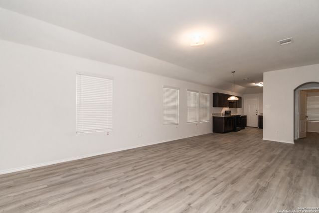 9418 Somers Bed, San Antonio, TX 78223