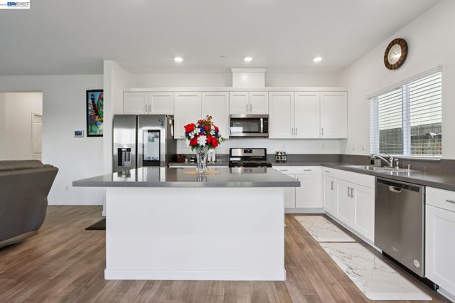 1449 Dorona Ln, Manteca, CA 95336