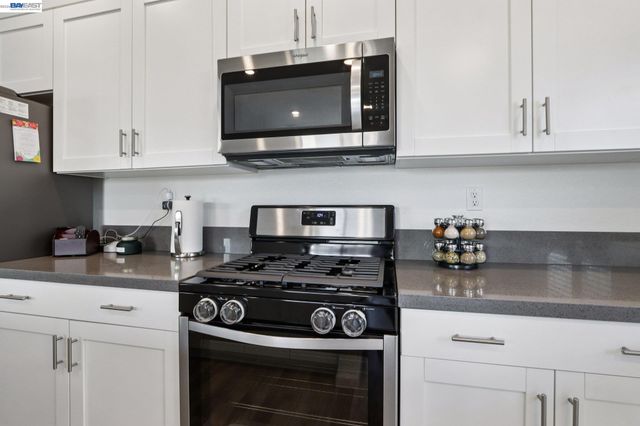 1449 Dorona Ln, Manteca, CA 95336