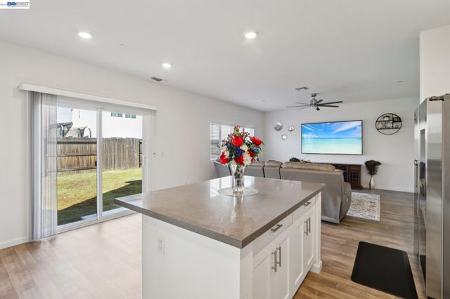 1449 Dorona Ln, Manteca, CA 95336