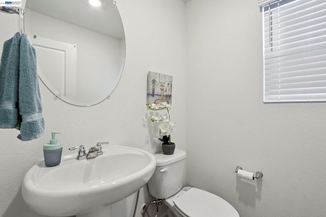 1449 Dorona Ln, Manteca, CA 95336