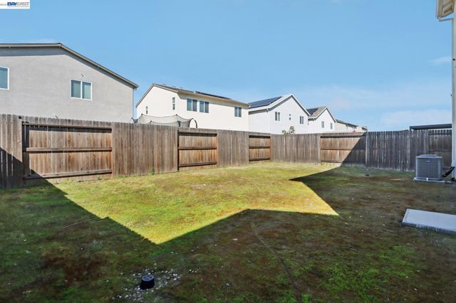 1449 Dorona Ln, Manteca, CA 95336