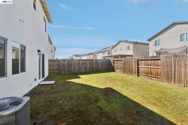 1449 Dorona Ln, Manteca, CA 95336