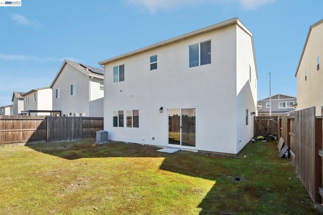 1449 Dorona Ln, Manteca, CA 95336