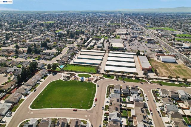 1449 Dorona Ln, Manteca, CA 95336