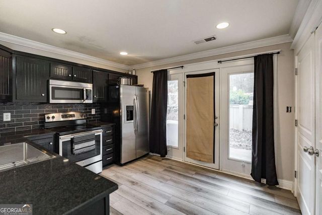 660 Barnett Shoals Road 212, Athens, GA 30605